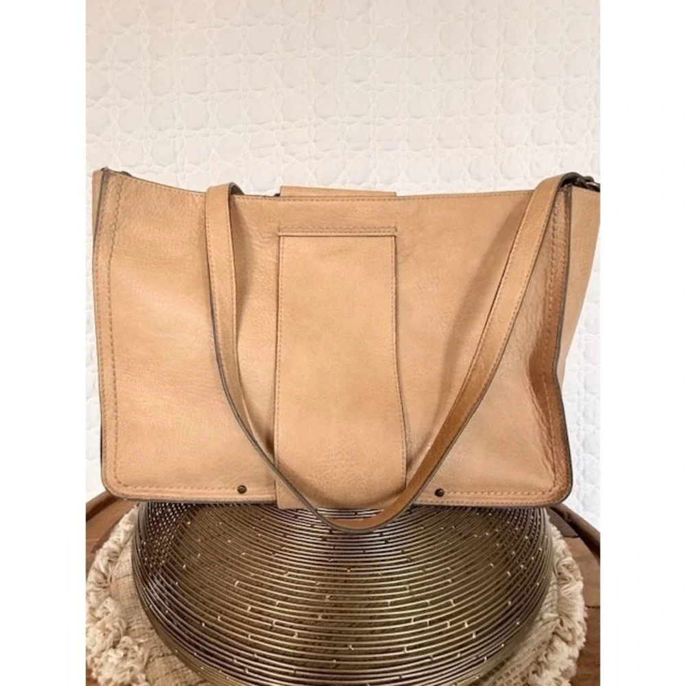 Universal Thread Crossbody/Handbag Pebbled Finish Earthy Beige Metal Ring Handle